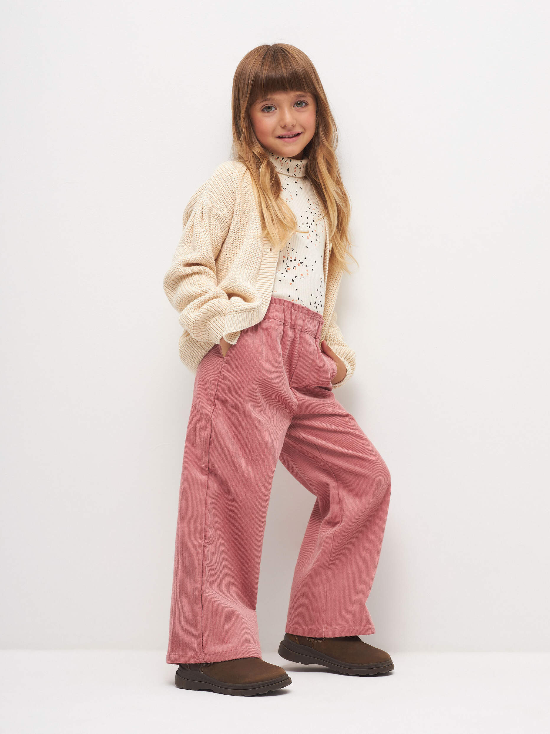Широкие вельветовые брюки для девочек цвет: дымчатый розовый, артикул ...