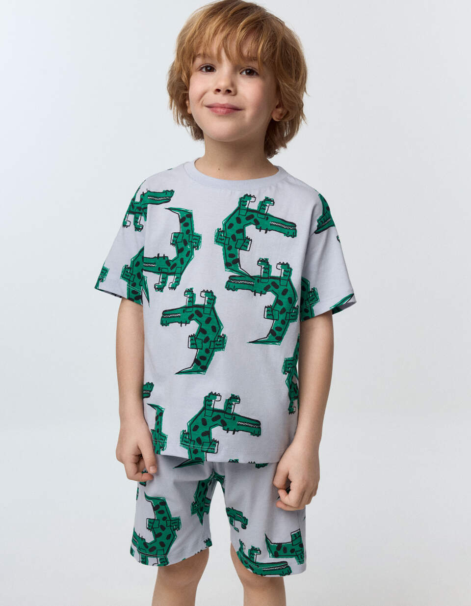 Комплект из футболки и шорт для мальчиков