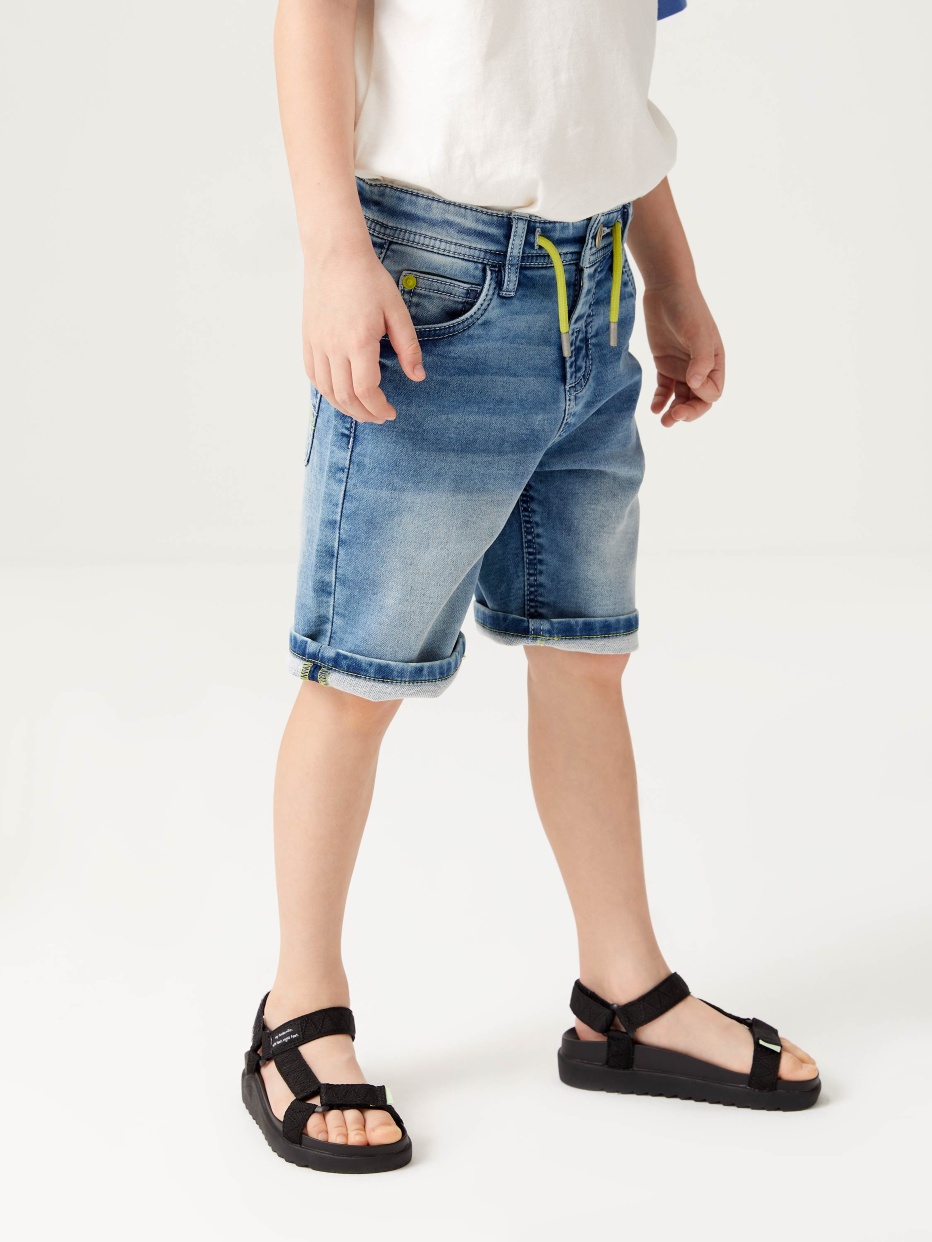 Джинсовые шорты со шнурком на поясе для мальчиков, фото - 3