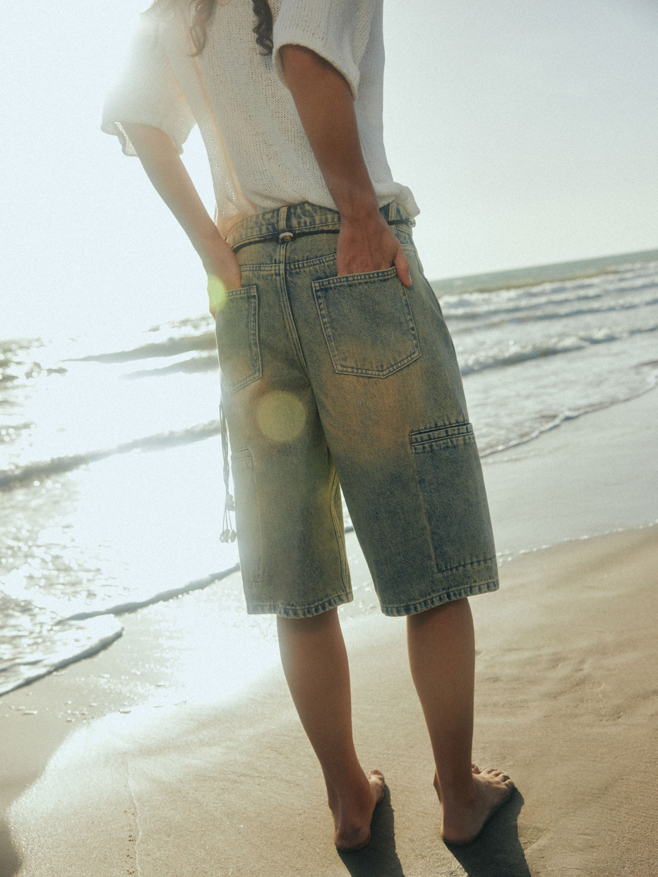 Джинсовые шорты бермуды с накладными карманами, фото - 1