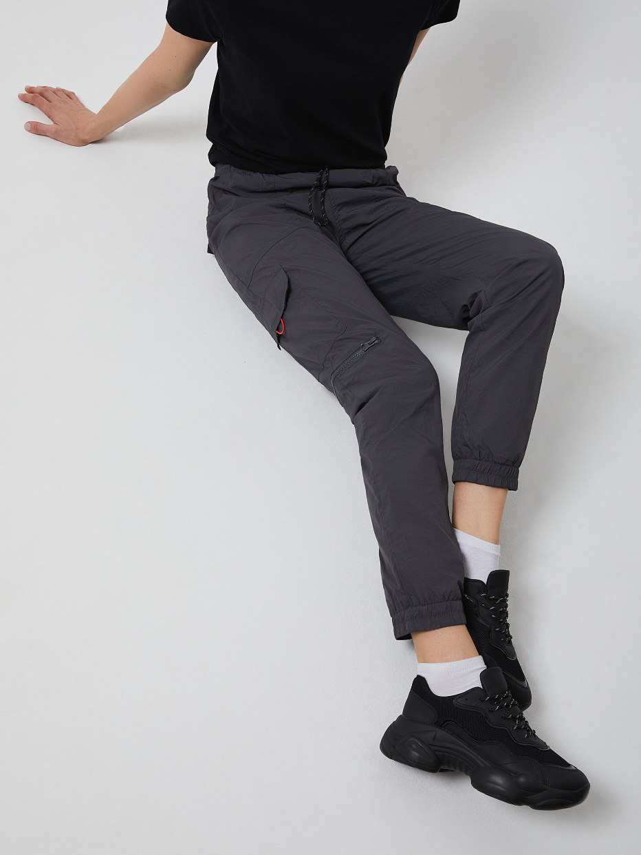Нейлоновые брюки с накладными карманами, фото - 6