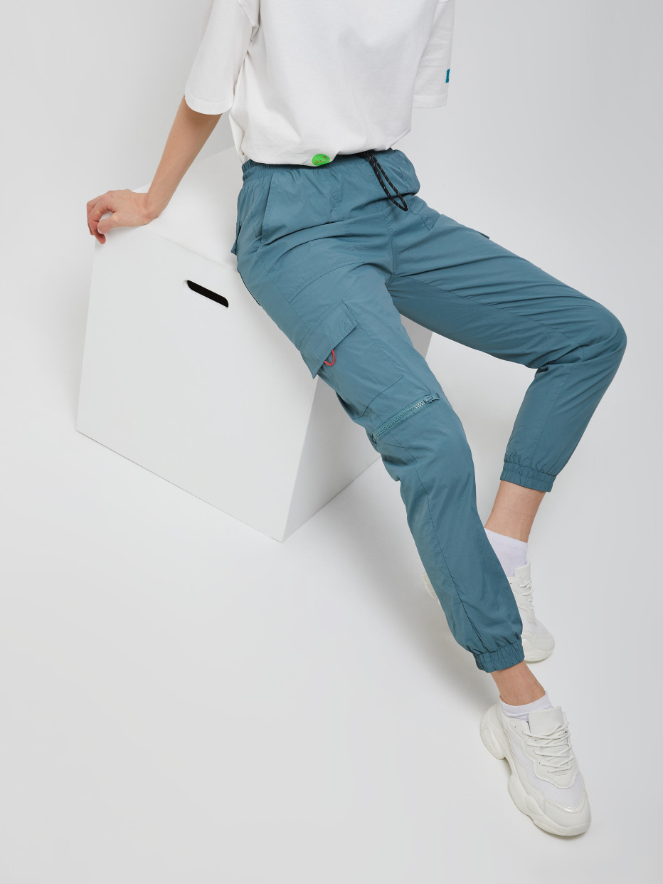 Нейлоновые брюки с накладными карманами, фото - 1