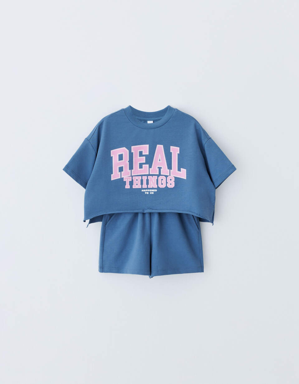 Комплект из футболки и шорт для девочек
