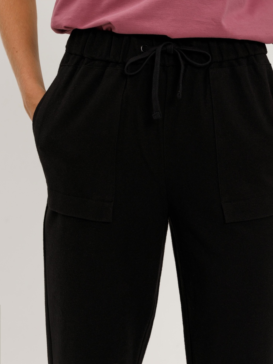 Трикотажные брюки с накладными карманами, фото - 3