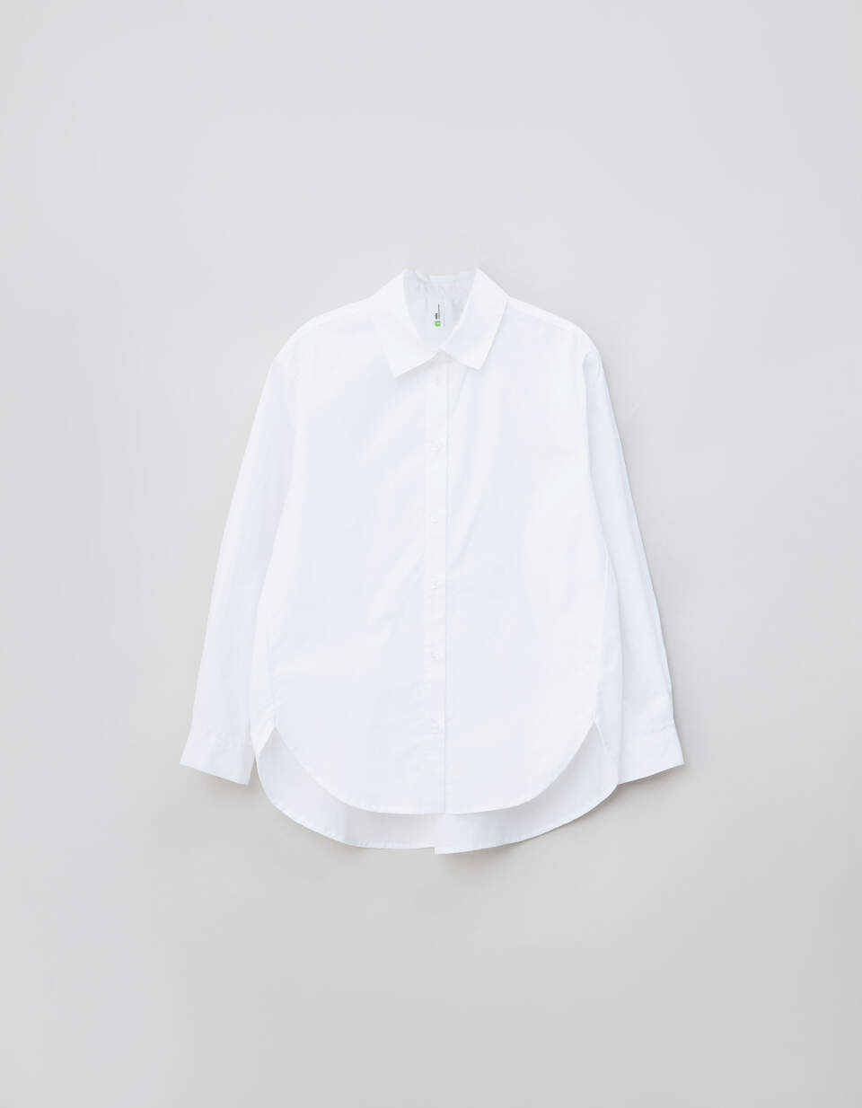 цена Белая блузка оверсайз для девочек